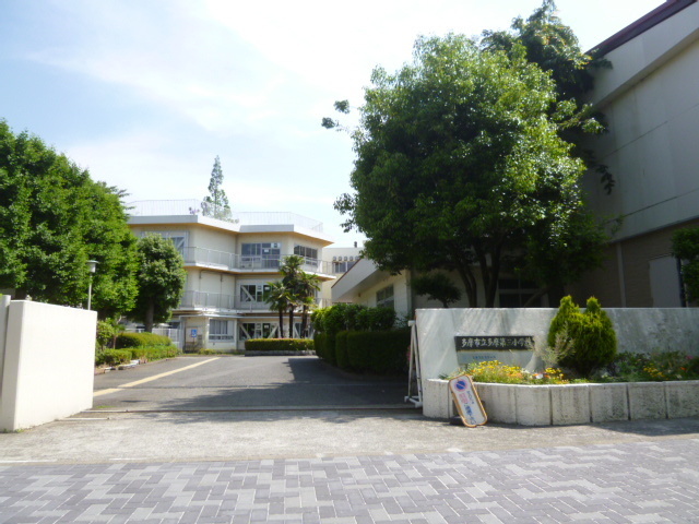 Primary school. 180m to Tama third elementary school (elementary school)