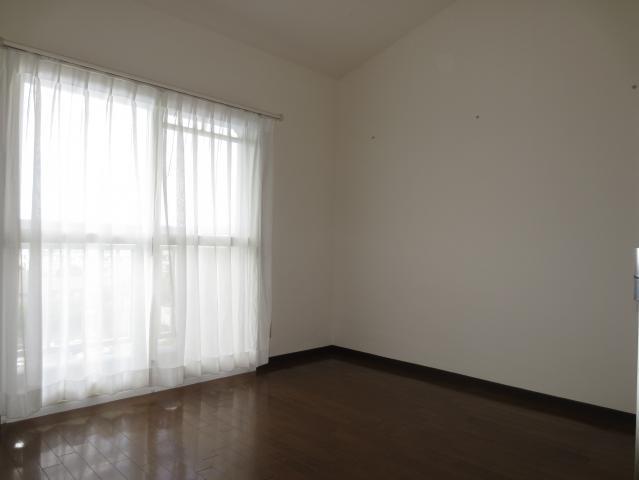 Non-living room. North 5.0 Pledge of Western-style also has been changed to double sash.