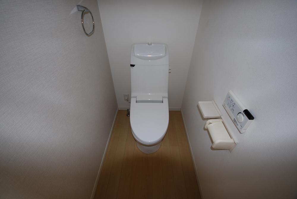 Toilet. December 2013 shooting