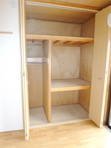 Receipt. Well housed in easy-to-use separated storage