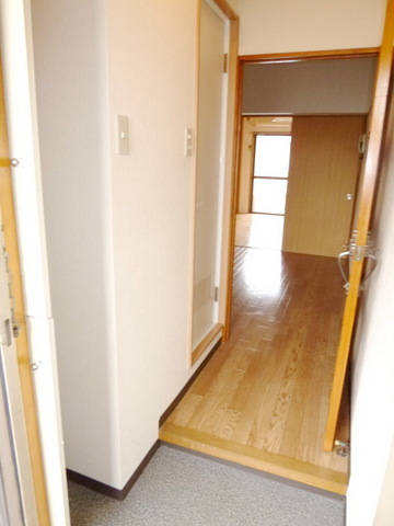 Entrance. It bothers you from the entrance space