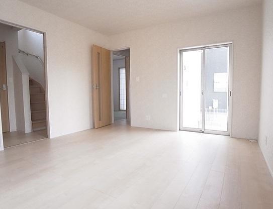 Living. Sunshine is a beautiful living space to plug.