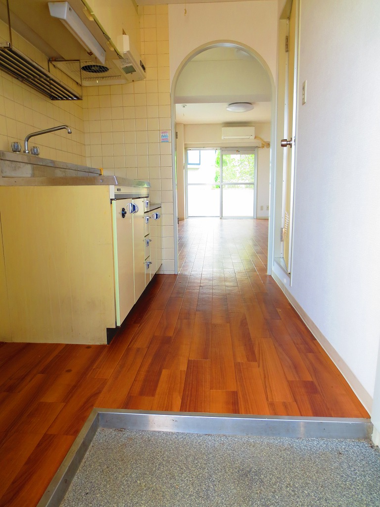 Entrance. It is a simple structure ☆