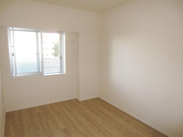 Non-living room. Indoor (10 May 2013) Shooting