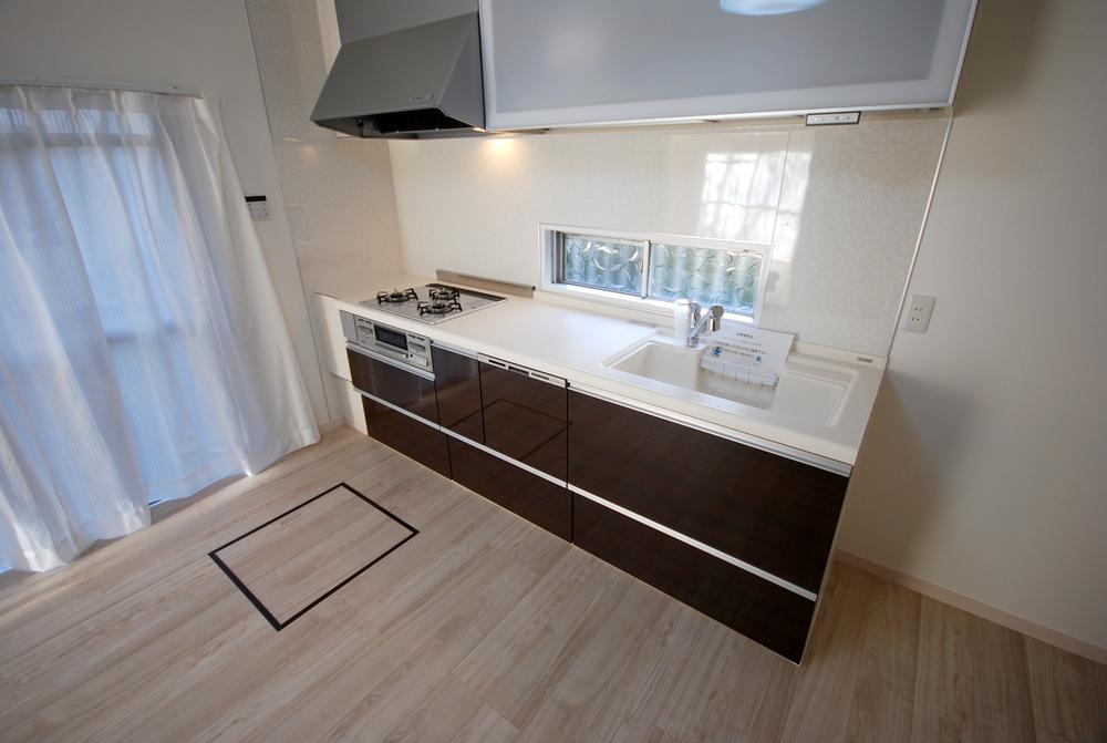 Kitchen. Local (12 May 2013) Shooting