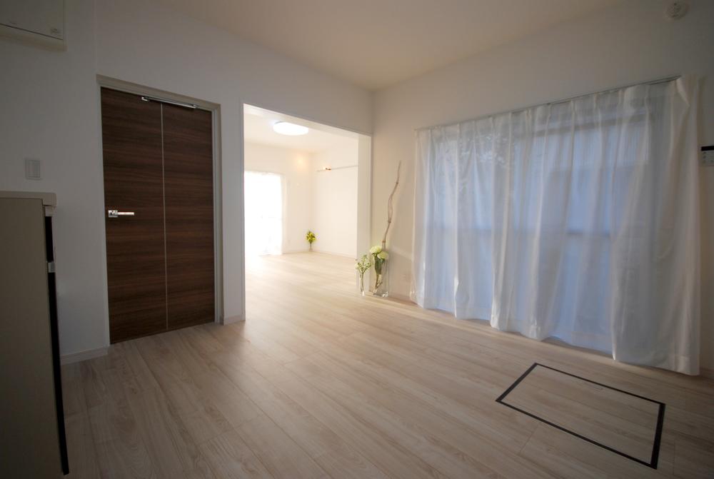 Living. Local (12 May 2013) Shooting