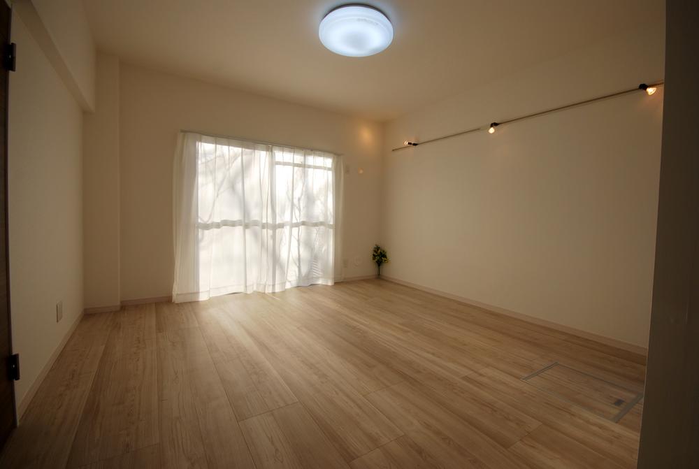 Living. Local (12 May 2013) Shooting