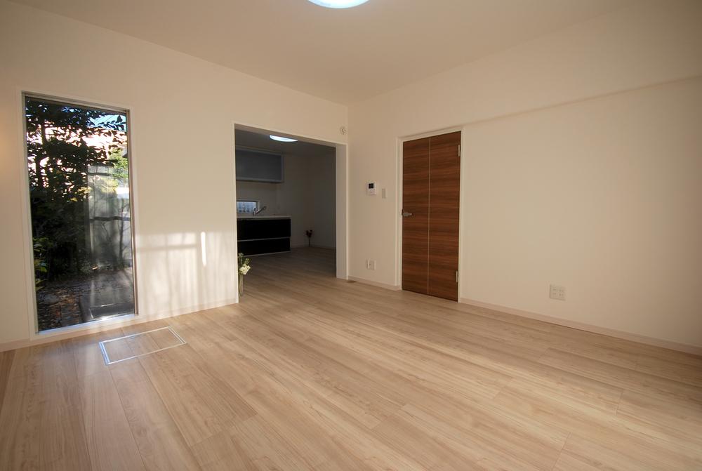 Non-living room. Local (12 May 2013) Shooting