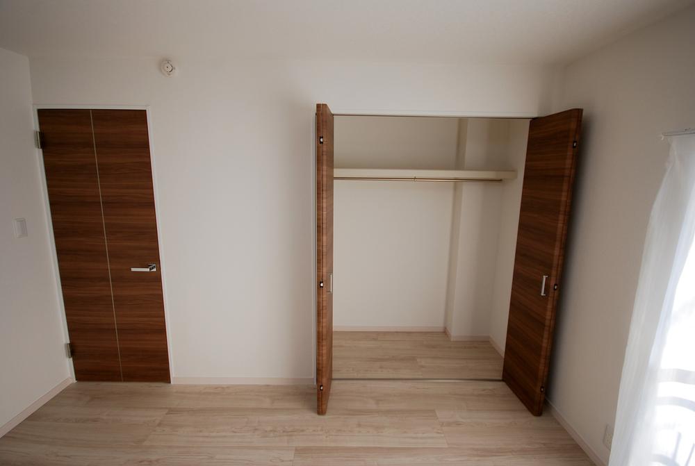 Receipt. Local (12 May 2013) Shooting