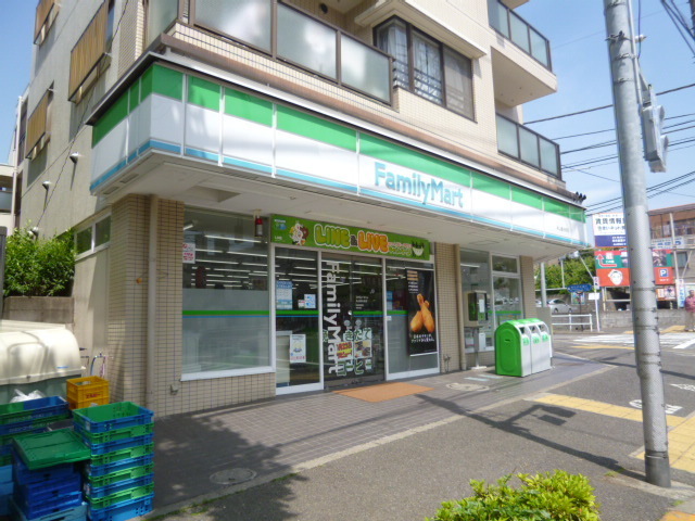 Convenience store. 250m to Family Mart (convenience store)