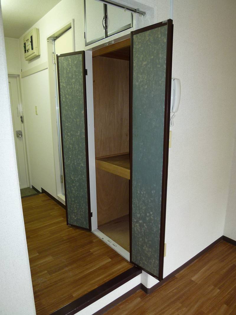 Receipt. There housed dated upper closet in the hallway