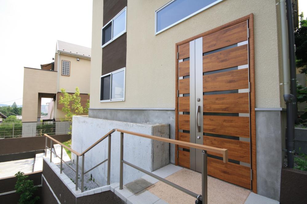 Entrance. Indoor (2013) Shooting