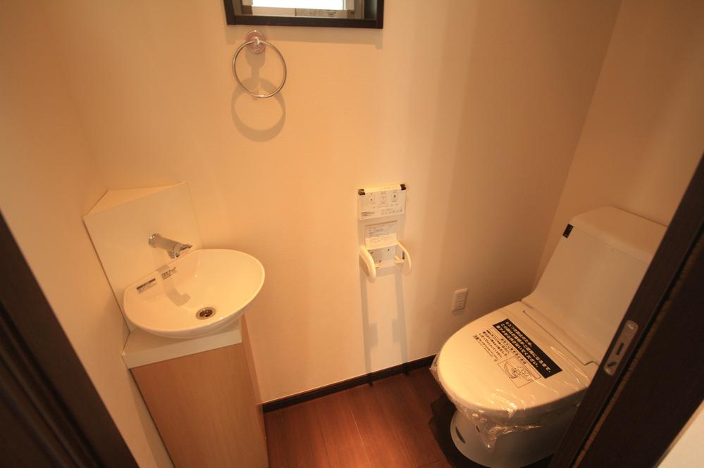 Toilet. Indoor (2013) Shooting