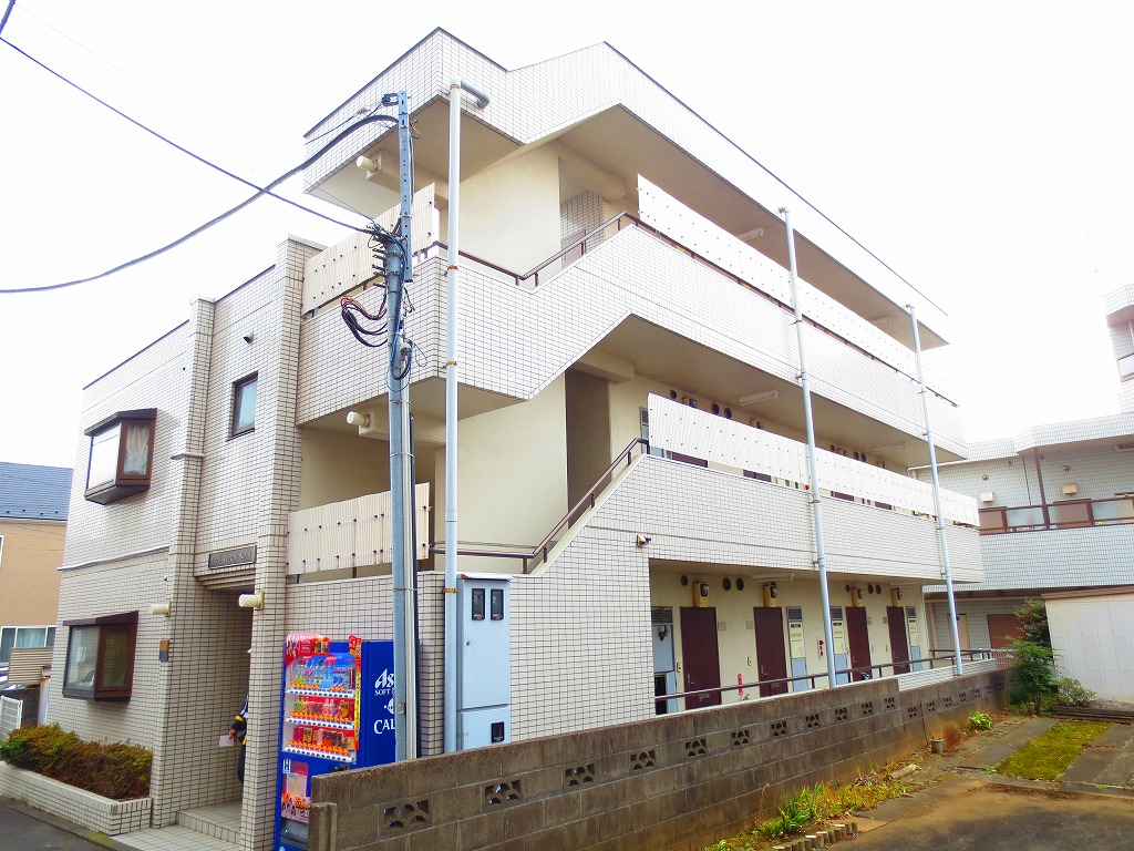 Building appearance. Vending machine is also available on site