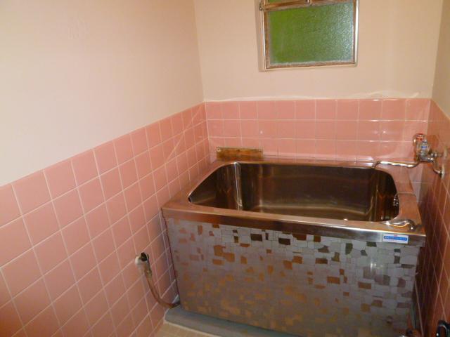 Bathroom. The bathroom is equipped with a window.