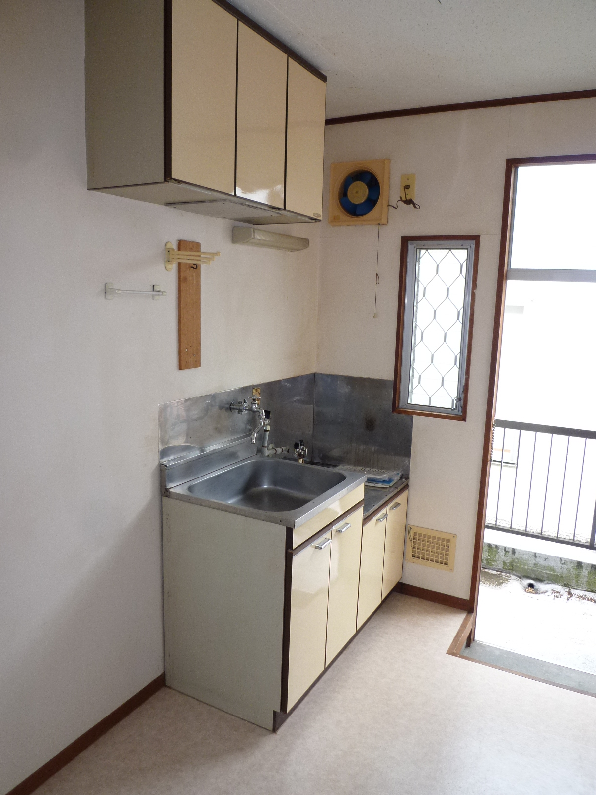 Kitchen. Kitchen space of spread!