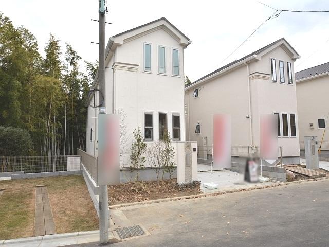 Local appearance photo. 1 Building (Photo front) Nearing completion