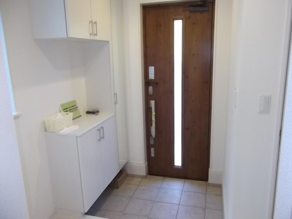 Entrance. 3 Building entrance & storage