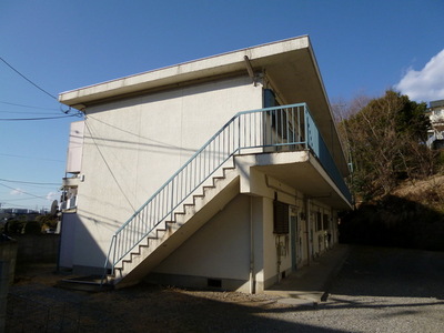 Entrance. From the entrance side