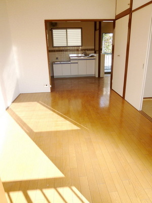 View. Spacious living room