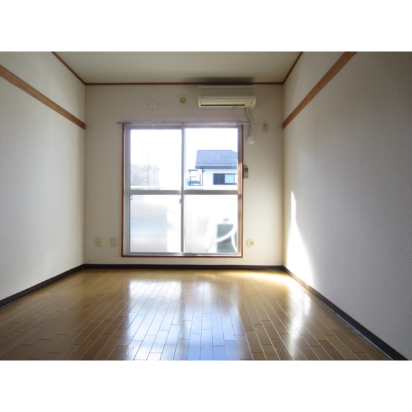 Living and room. Bright room in the sun!