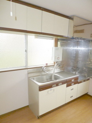 Kitchen. Gas stove installation Allowed