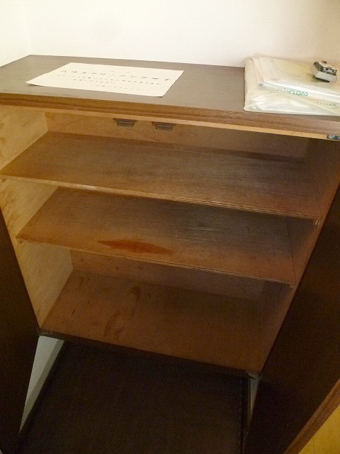 Entrance. ☆ There cupboard ☆