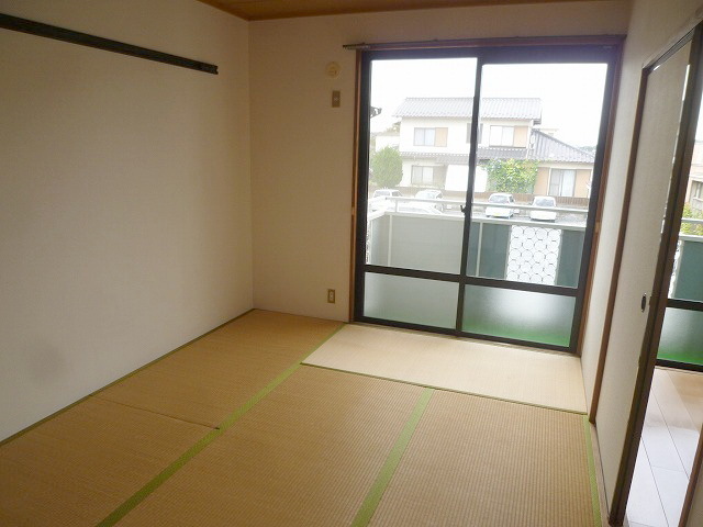 Other room space. ☆ Japanese-style room to settle ☆