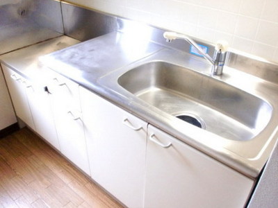 Kitchen. Gas stove can be installed