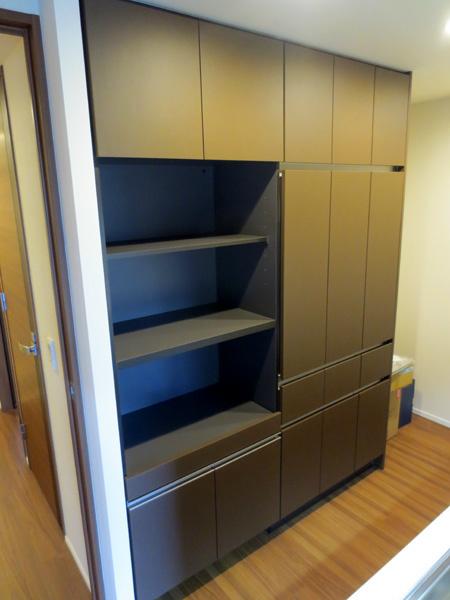 Kitchen. It is a cupboard in the kitchen. It comes with a cupboard in the options.