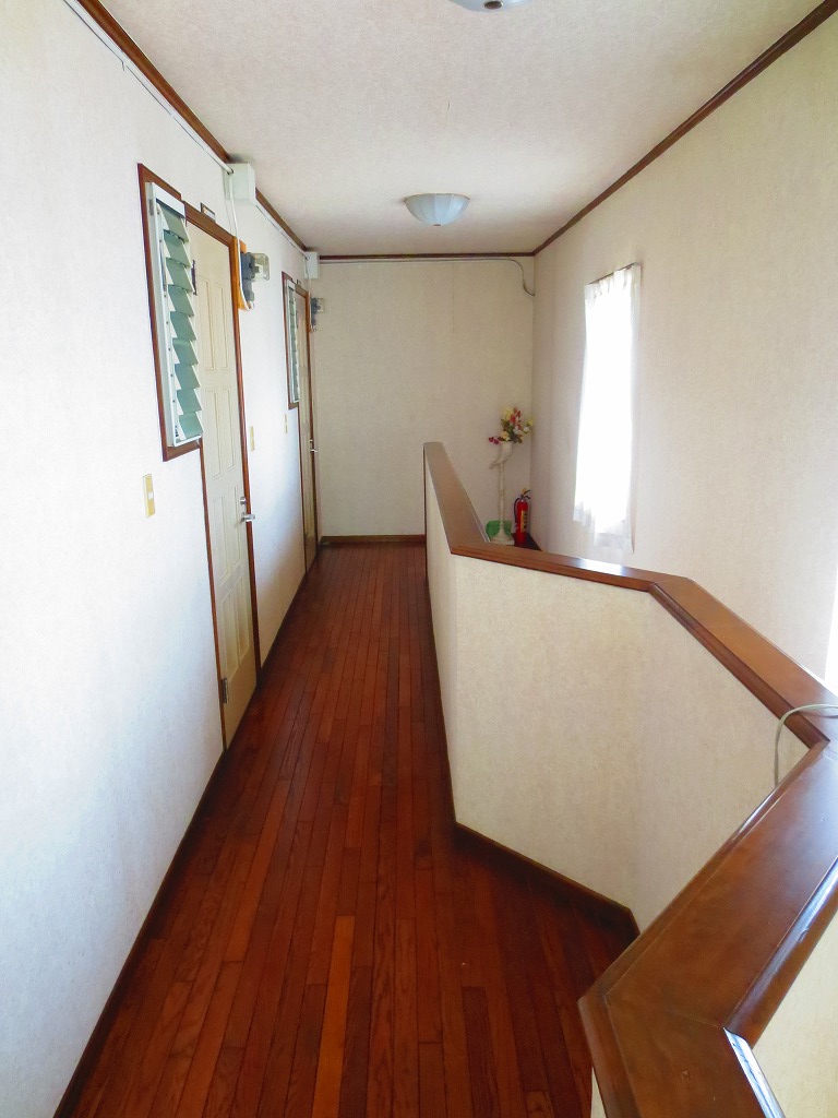 Other common areas. Modern shared hallway ☆