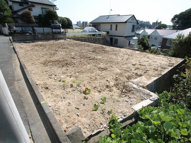 Local appearance photo. Vacant lot