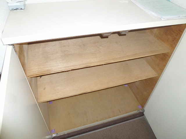 Entrance.  ☆ There cupboard ☆