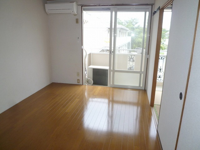 Living and room.  ☆ Bright Western-style ☆