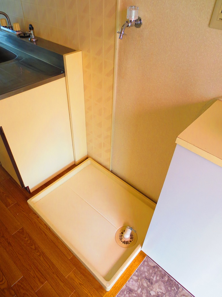 Other Equipment. Waterproof bread with Washing machine in the room ☆