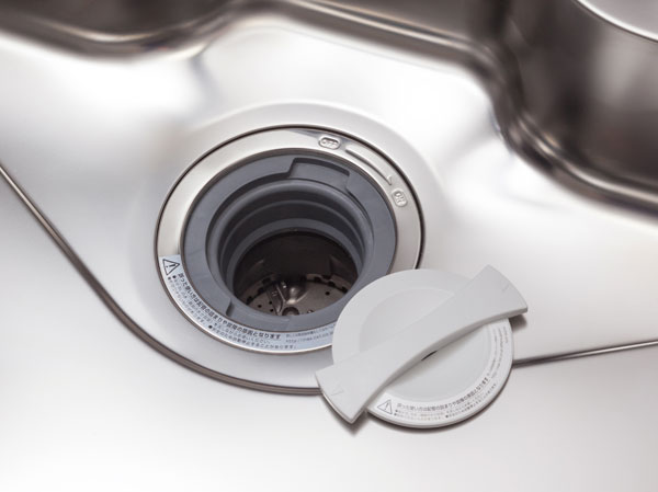 Kitchen.  [disposer] Crushing the garbage ・ Decomposed, Standard equipped with a disposer to flow to the treatment tank. It saves also time and effort of sanitary and garbage disposal.   ※ Depending on the type of garbage you may not be able to process.