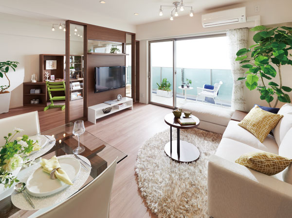 Living.  [living ・ dining] Filled with peace, Living space refined fragrant.