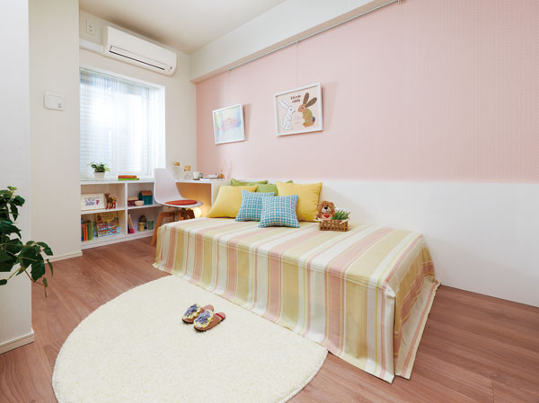 Interior. Western-style 2