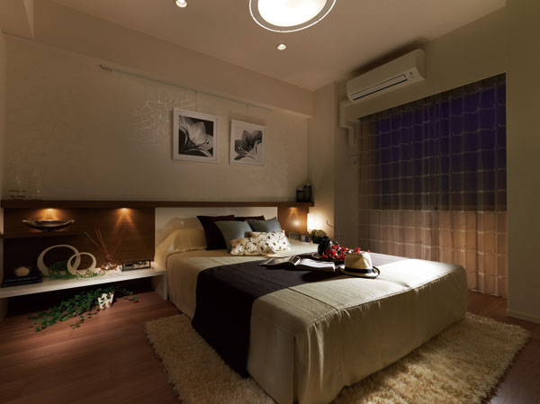 Interior. Western-style 1