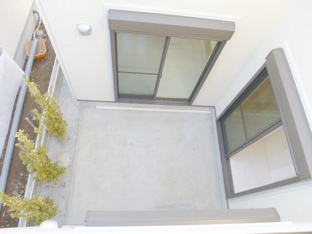 Other introspection. Building 3 patio of