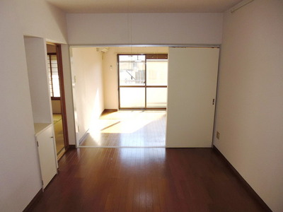 Other room space. ☆ Clean flooring ☆