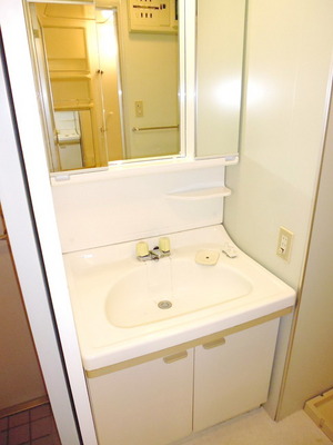 Washroom. ☆ There washbasin independent ☆