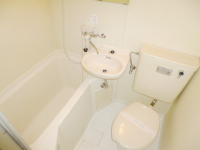 Bath. Easy to unit type of cleaning