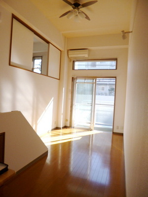 Other room space. Very stylish living