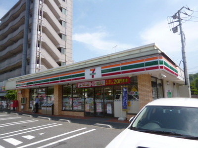 Convenience store. 240m to Seven-Eleven (convenience store)