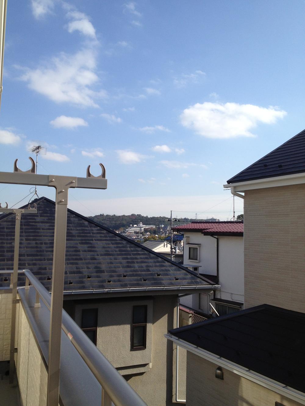 View photos from the dwelling unit. View from the site (November 2013) Shooting