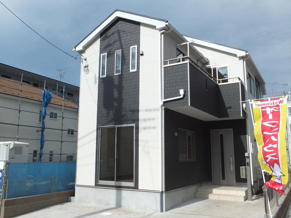 Local appearance photo. Local (11 May 2013) Shooting