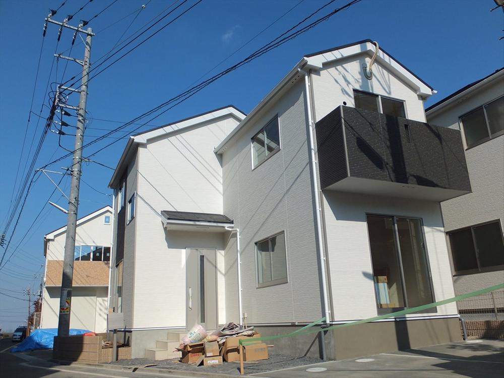 Local appearance photo. Local (11 May 2013) Shooting