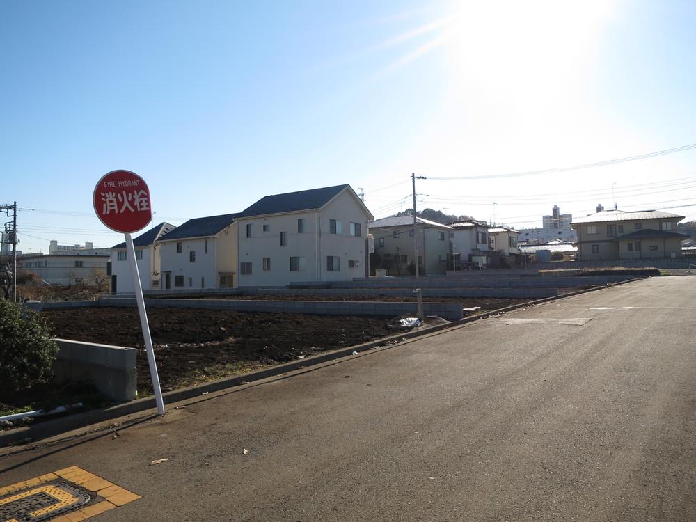 Local photos, including front road. Local (12 May 2013) Shooting