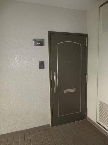 Entrance. Local (10 May 2013) Shooting